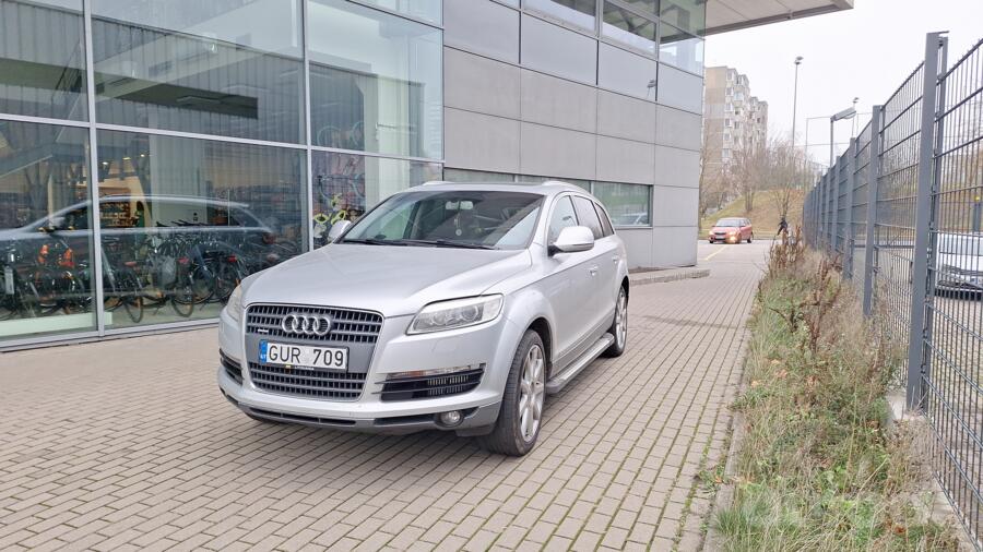 Audi Q7 4L Crossover