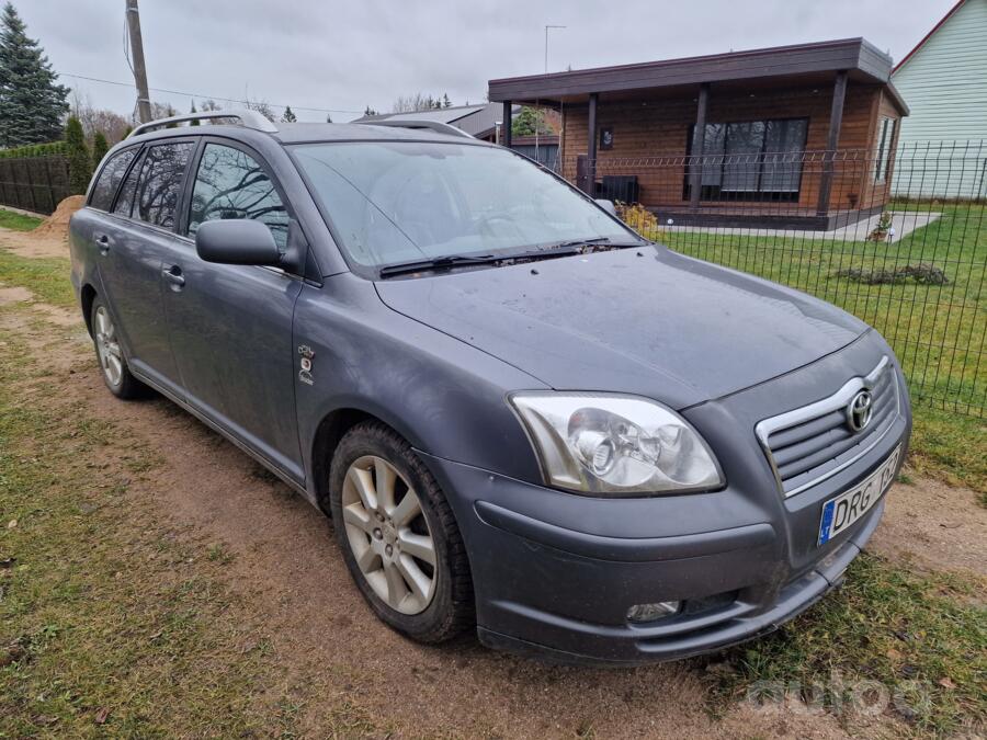 Toyota Avensis 2 generation wagon