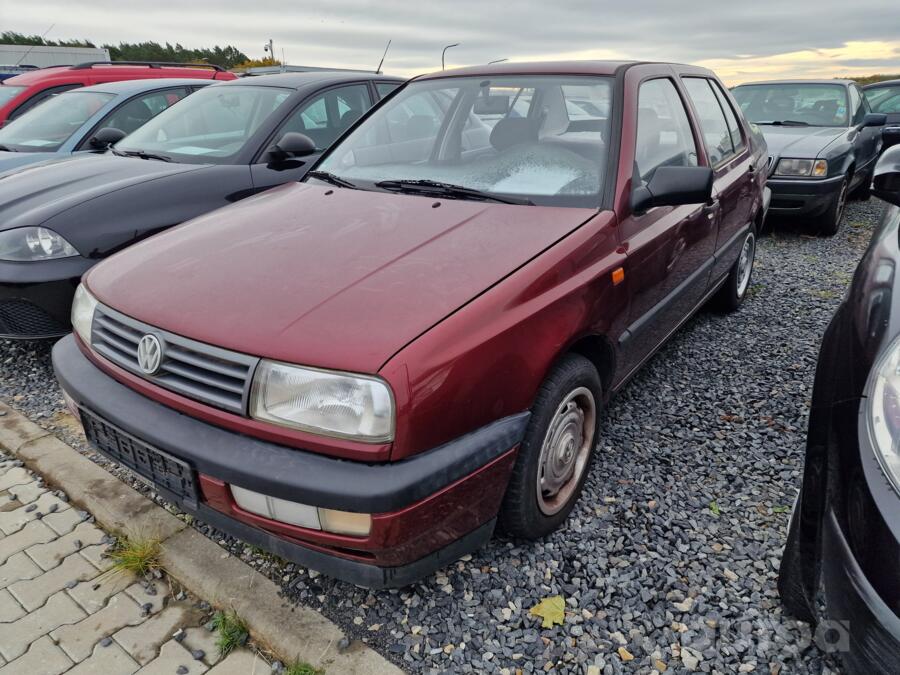 Volkswagen Vento 1 generation Sedan