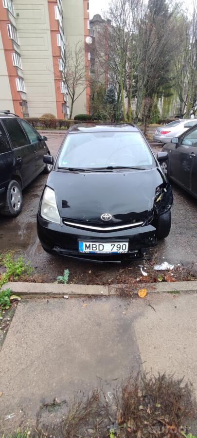 Toyota Prius 2 generation [restyling] (XW20)
