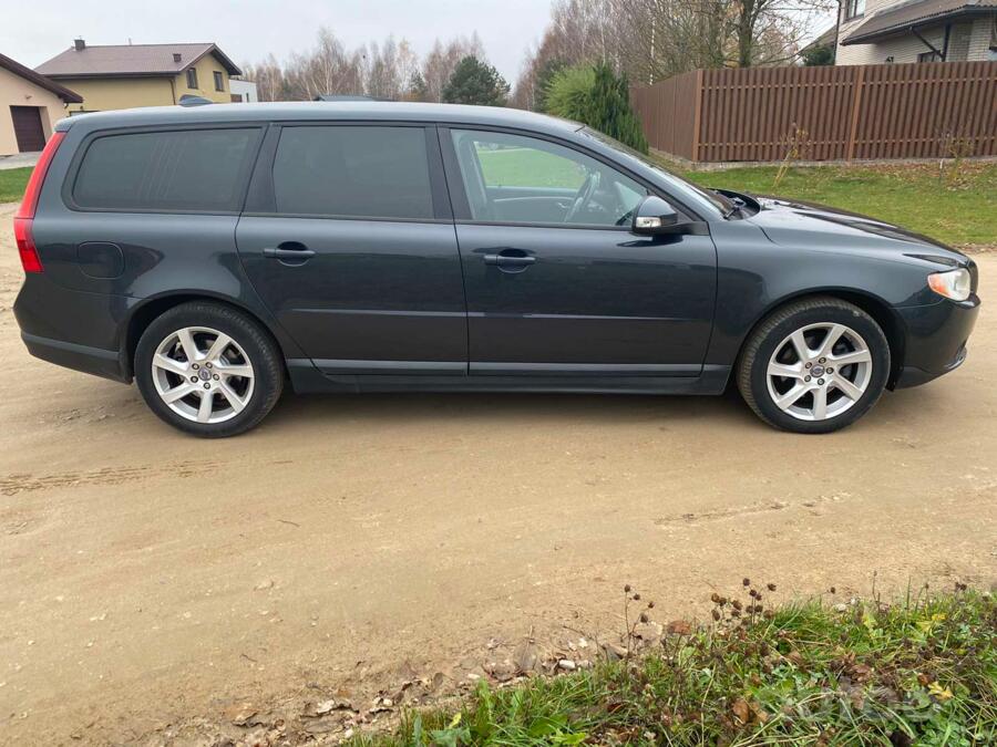 Volvo V70 3 generation wagon