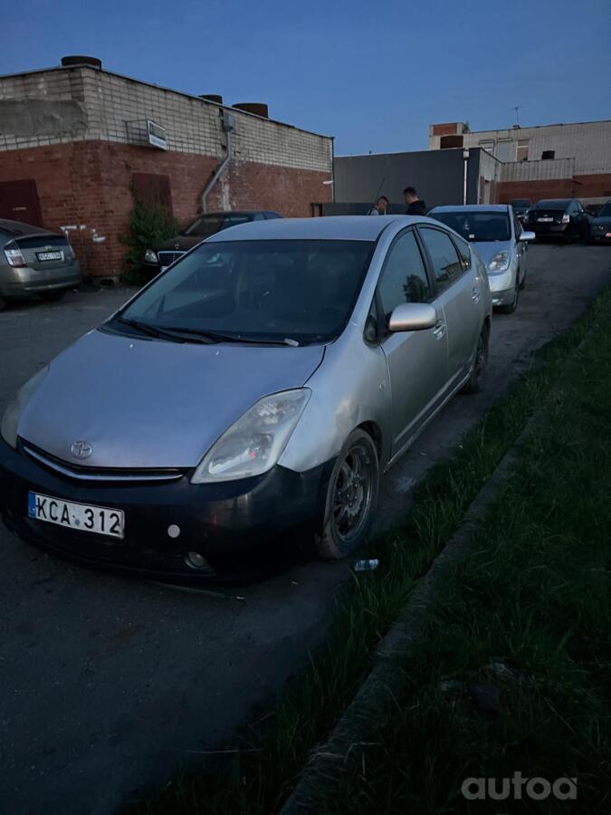 Toyota Prius 2 generation Hatchback