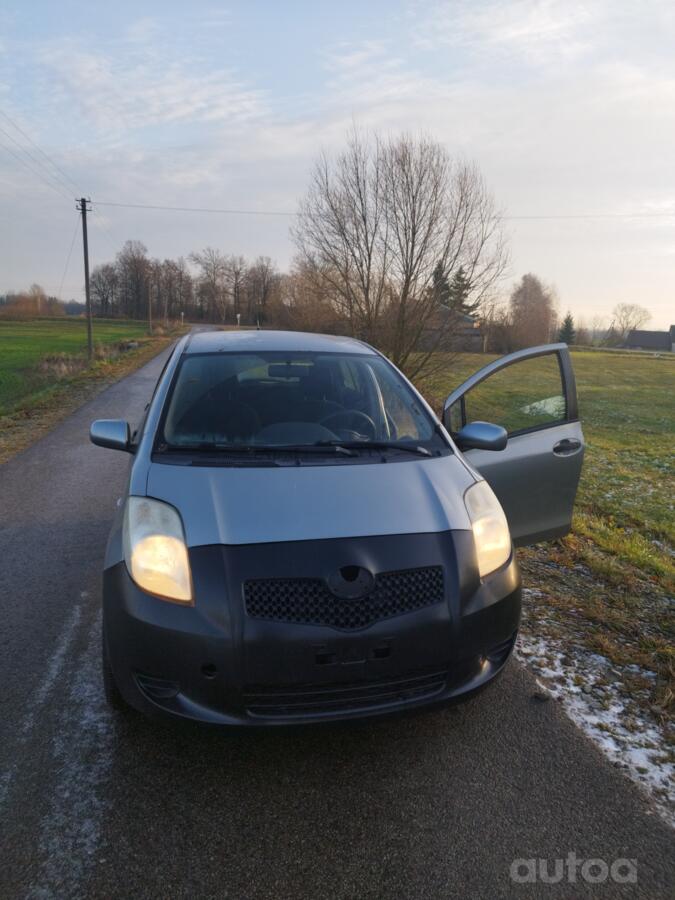 Toyota Yaris 2 generation