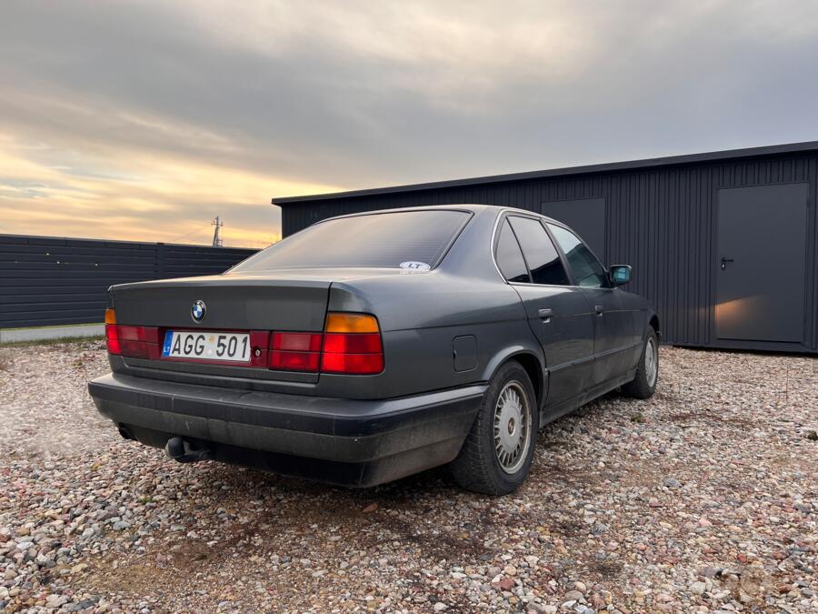 BMW 5 Series E34 Sedan