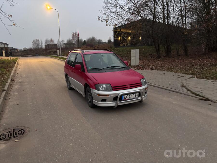 Mitsubishi Space Runner 2 generation Minivan