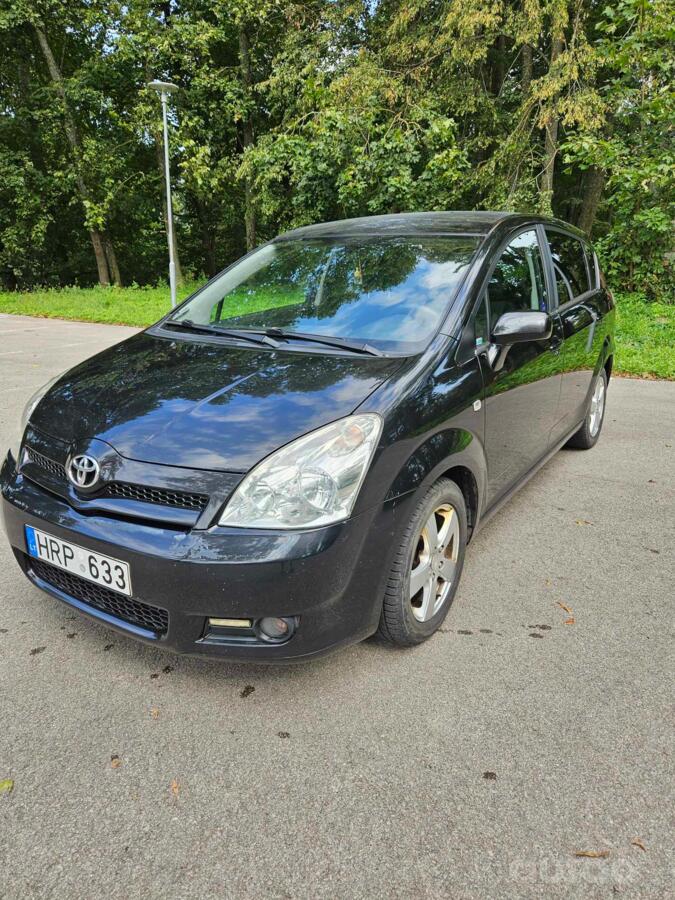 Toyota Corolla Verso 1 generation Minivan