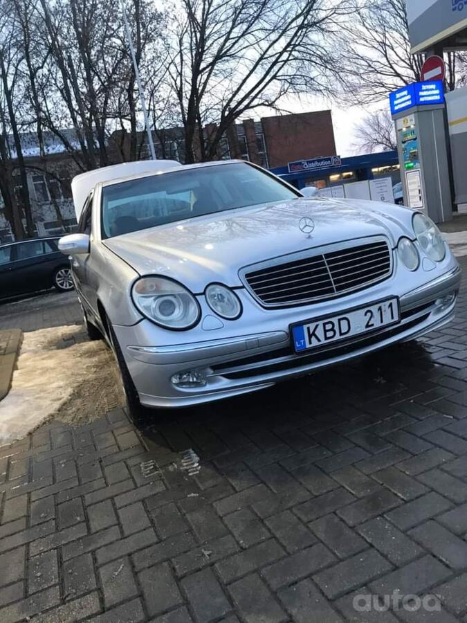 Mercedes-Benz E-Class W211 Sedan