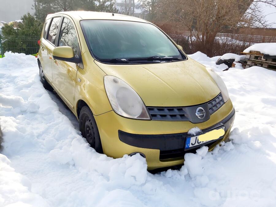 Nissan Note E11 Hatchback