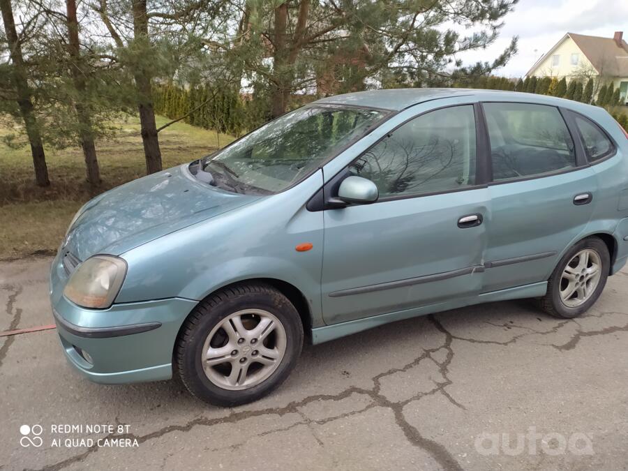 Nissan Almera Tino V10 Minivan