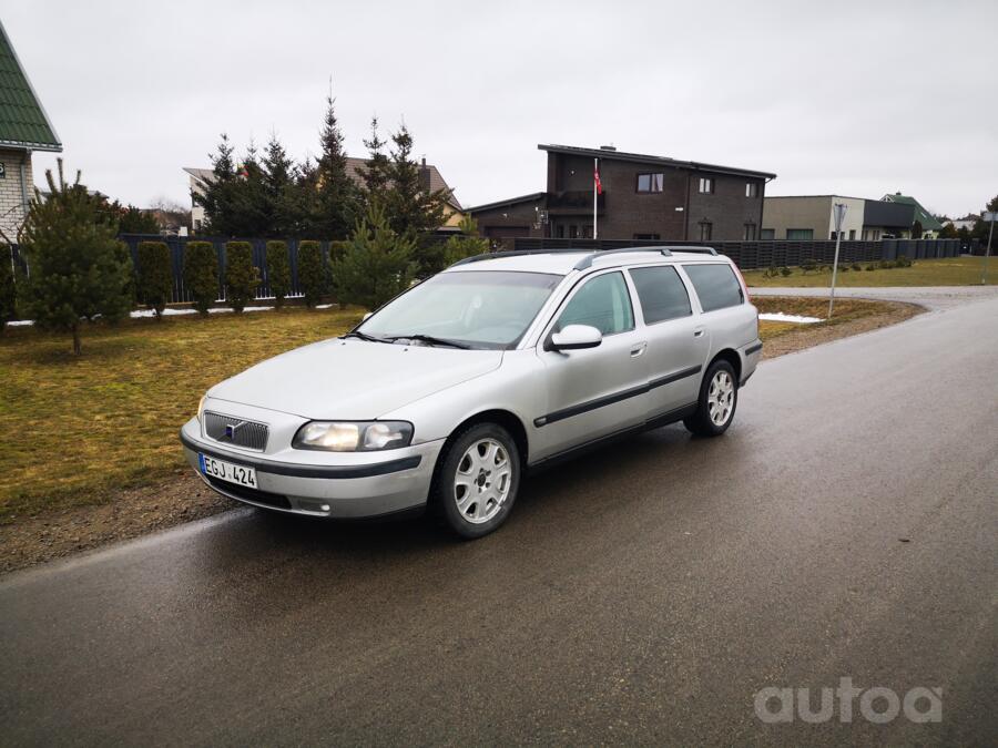 Volvo V70 2 generation wagon