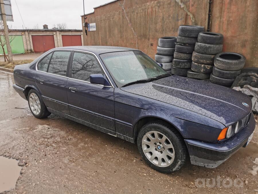 BMW 5 Series E34 Sedan