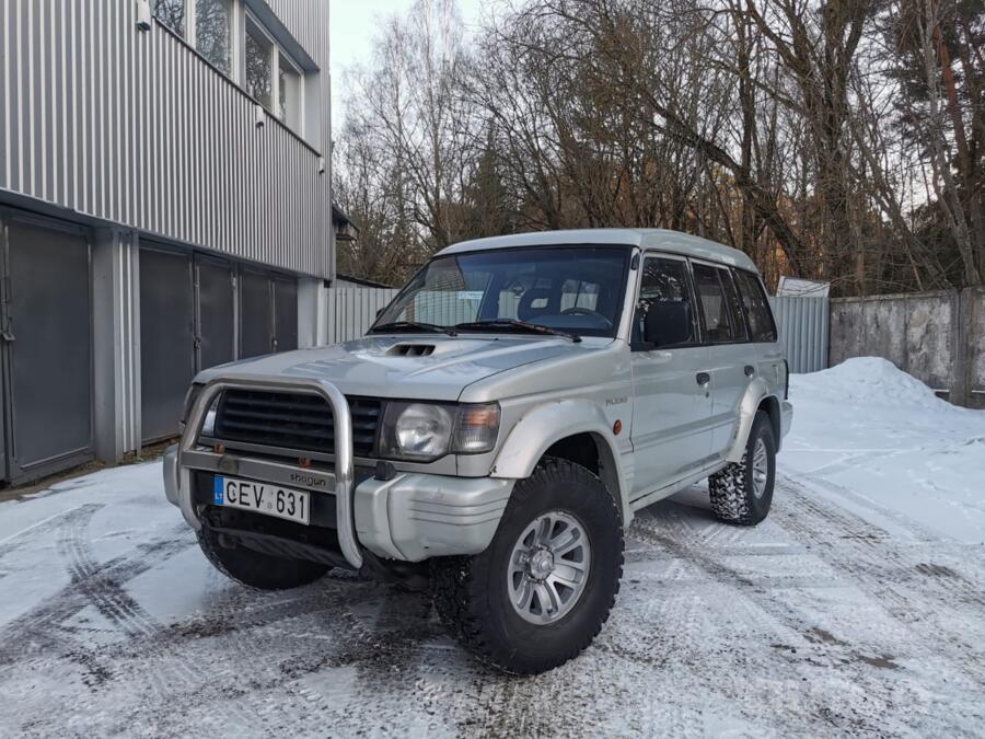 Mitsubishi Pajero 2 generation High Roof Wagon SUV 5-doors