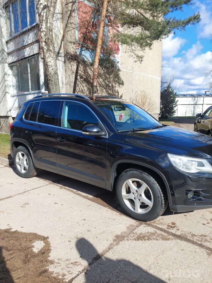 Volkswagen Tiguan 1 generation Crossover