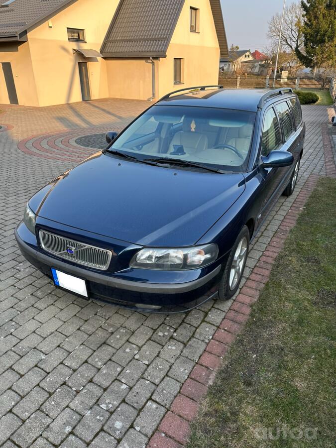 Volvo V70 2 generation wagon