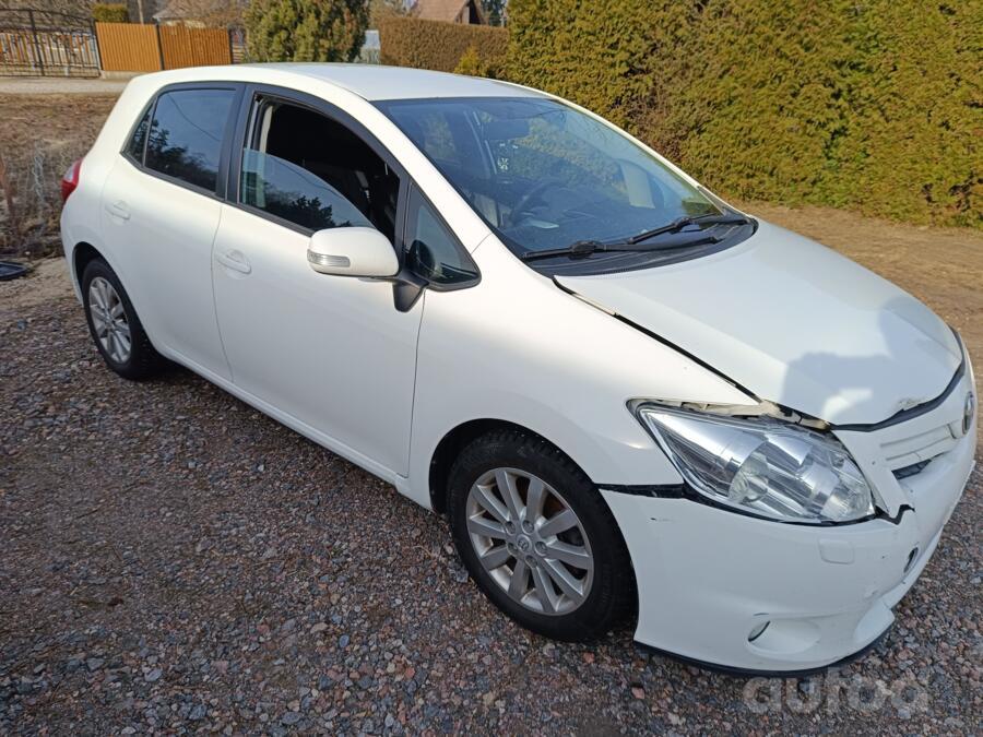 Toyota Auris 1 generation [restyling] Hatchback 5-doors