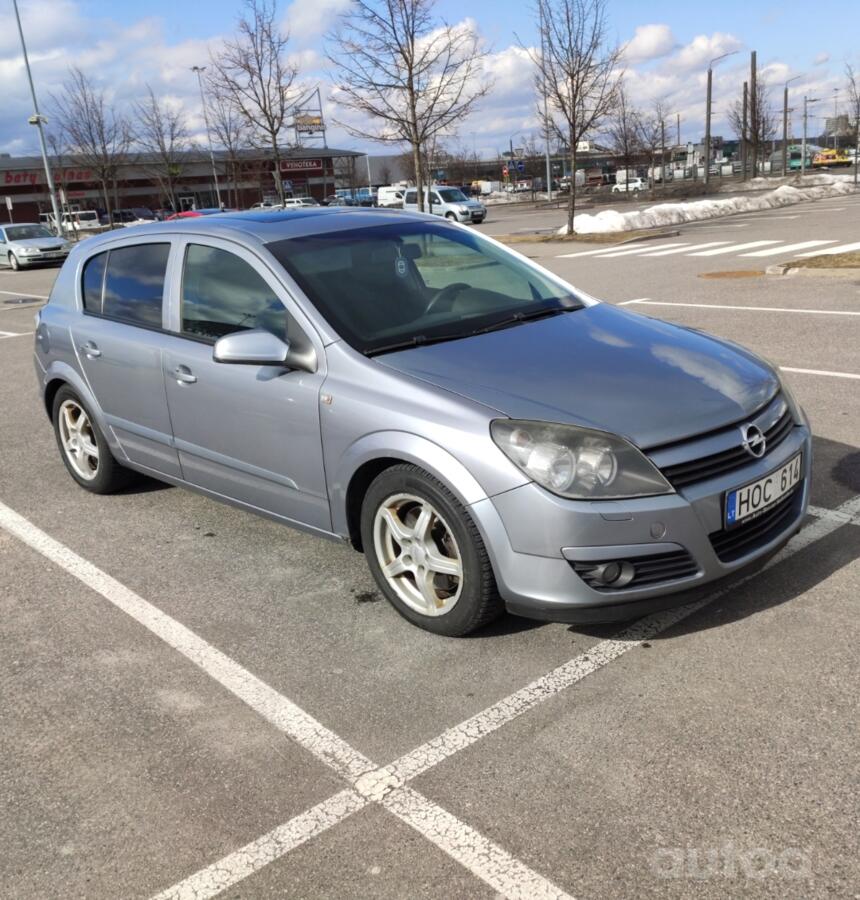 Opel Astra H Hatchback