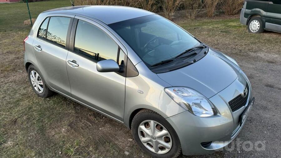 Toyota Yaris 2 generation