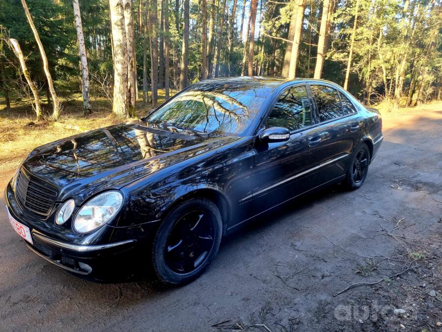Mercedes-Benz E-Class W211 Sedan