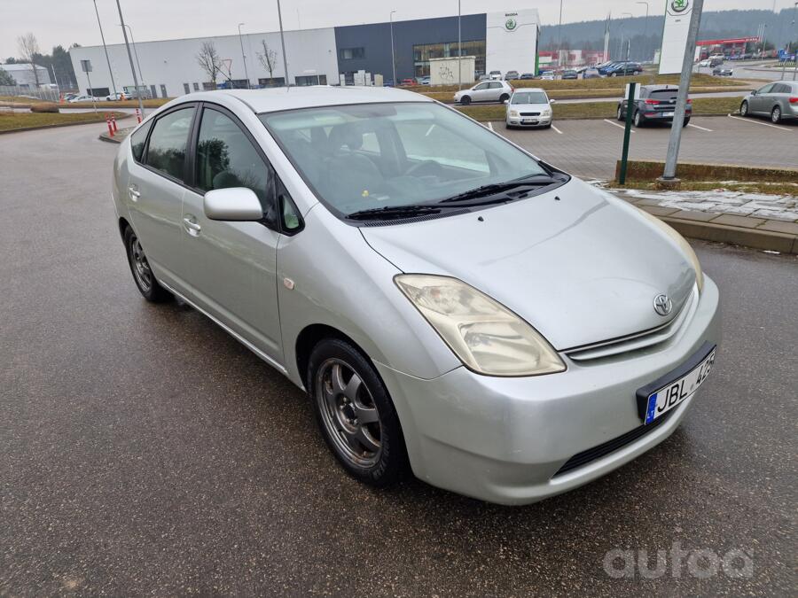 Toyota Prius 2 generation Hatchback