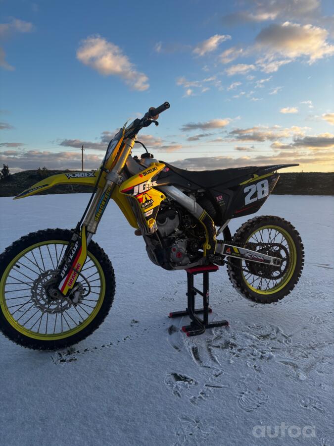Suzuki RM