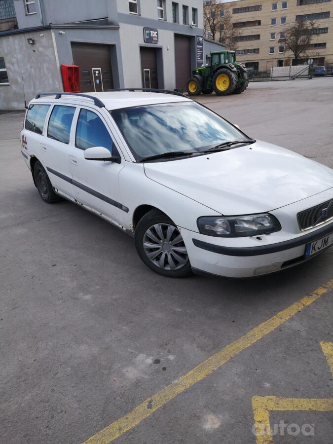 Volvo V70 2 generation wagon