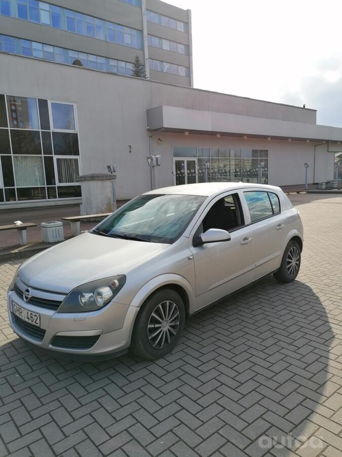 Opel Astra H Hatchback
