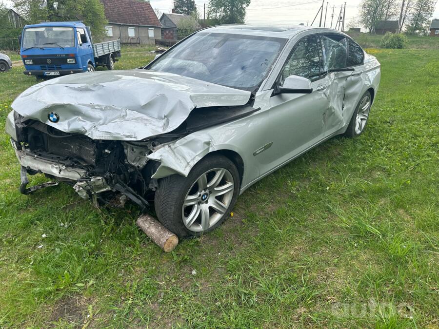 BMW 7 Series F01/F02 Sedan