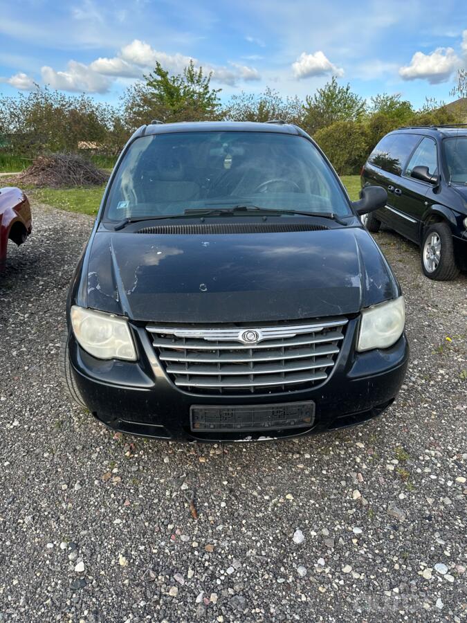 Chrysler Town & Country 4 generation [restyling]