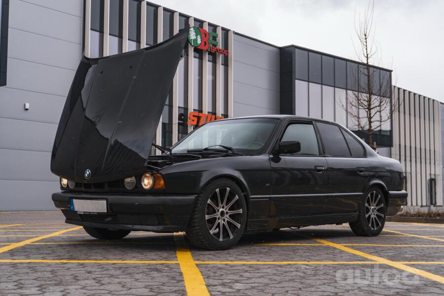 BMW 5 Series E34 Sedan