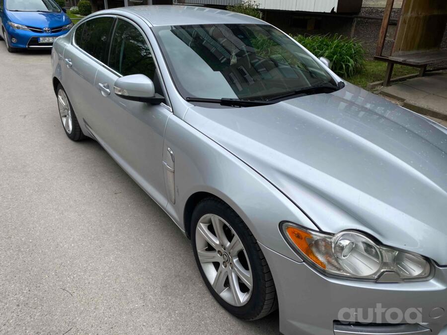 Jaguar XF