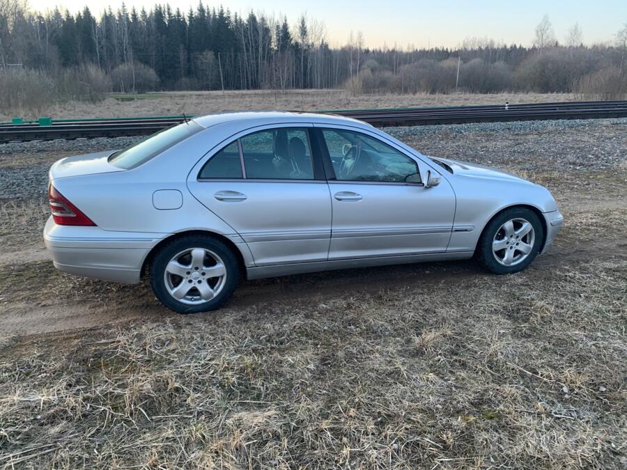 Mercedes-Benz C-Class W203/S203/CL203 Sedan