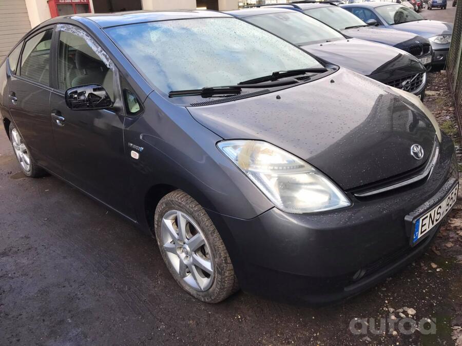 Toyota Prius 2 generation [restyling] (XW20)