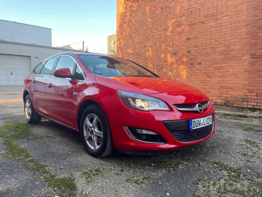 Opel Astra J Sports Tourer wagon
