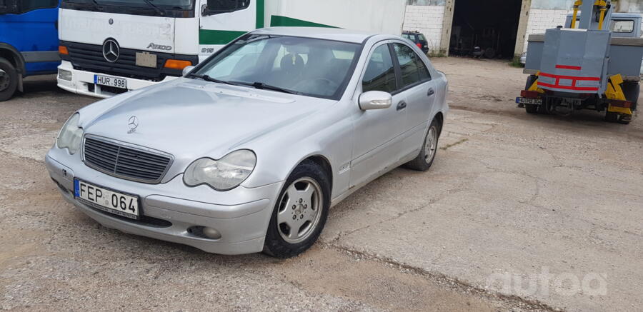 Mercedes-Benz C-Class W203/S203/CL203 Sedan