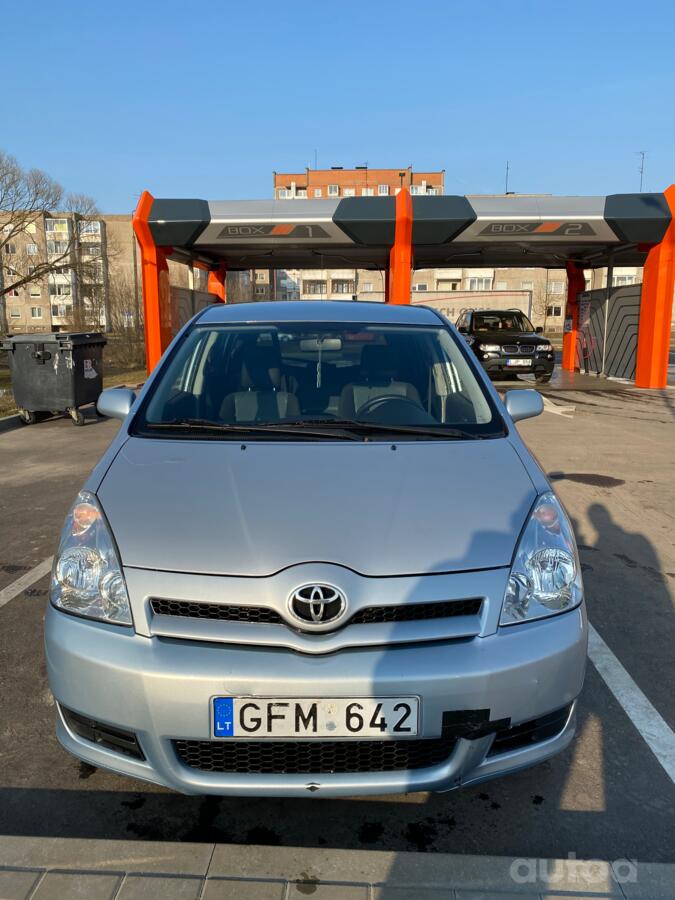 Toyota Corolla Verso 1 generation Minivan