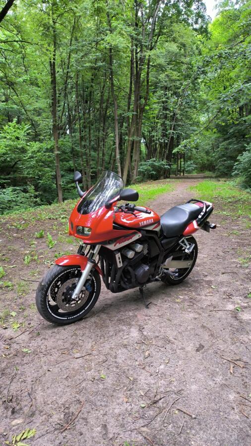Yamaha FZS 600 Fazer