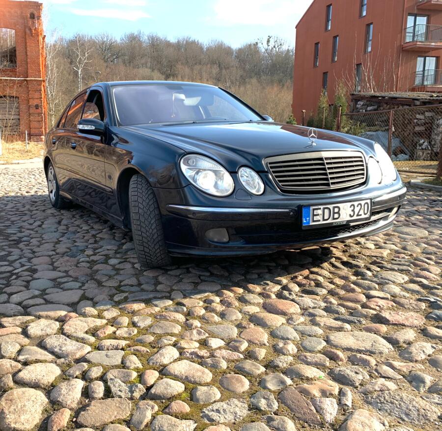 Mercedes-Benz E-Class W211 Sedan
