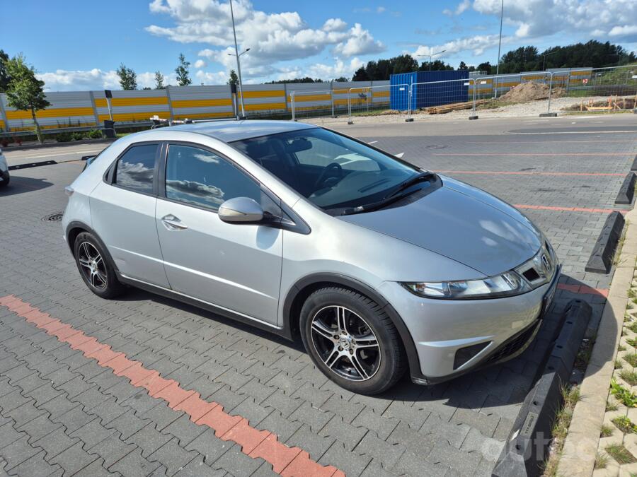 Honda Civic 8 generation [restyling] Hatchback 5-doors