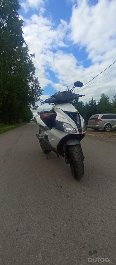 Aprilia SR