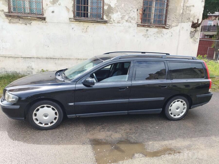 Volvo V70 2 generation wagon