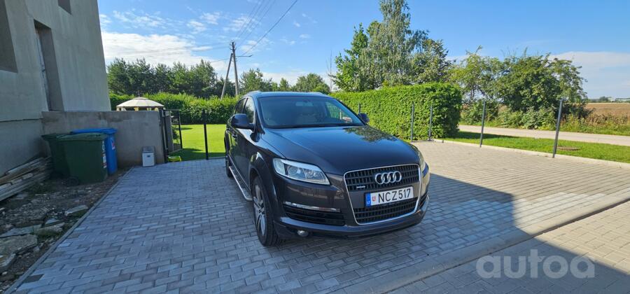 Audi Q7 4L Crossover