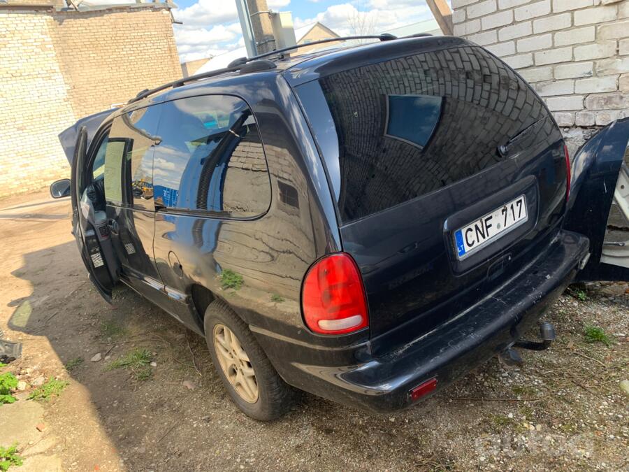 Dodge Caravan 3 generation Grand minivan 5-doors