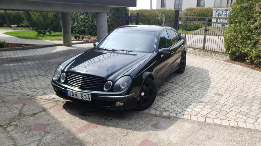 Mercedes-Benz E-Class W211 Sedan