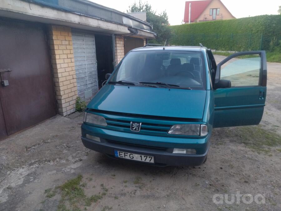 Peugeot 806 221 Minivan