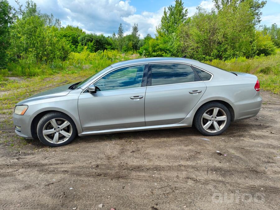 Volkswagen Passat (North America) 1 generation Sedan
