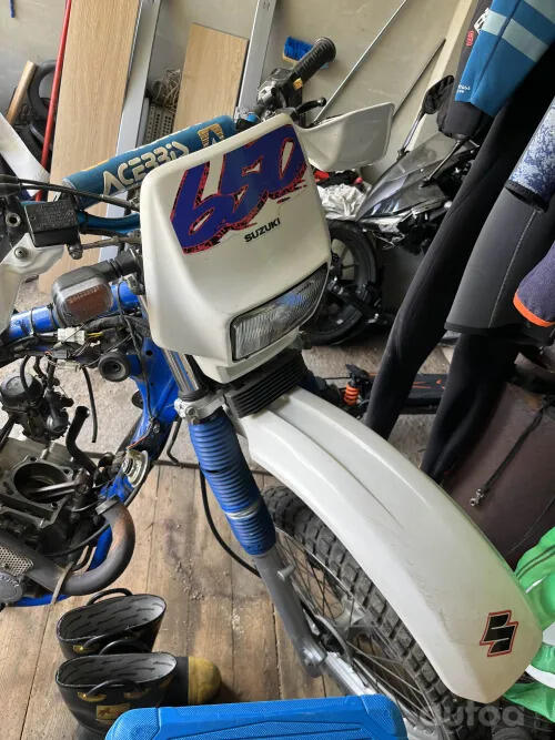 Suzuki DR