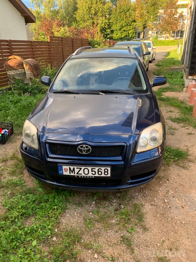 Toyota Avensis 2 generation wagon