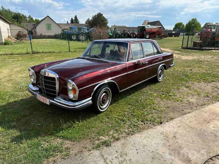Mercedes-Benz W108 1 generation