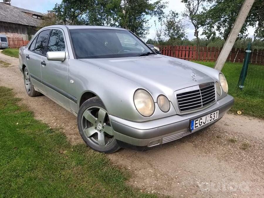 Mercedes-Benz E-Class W210 Sedan