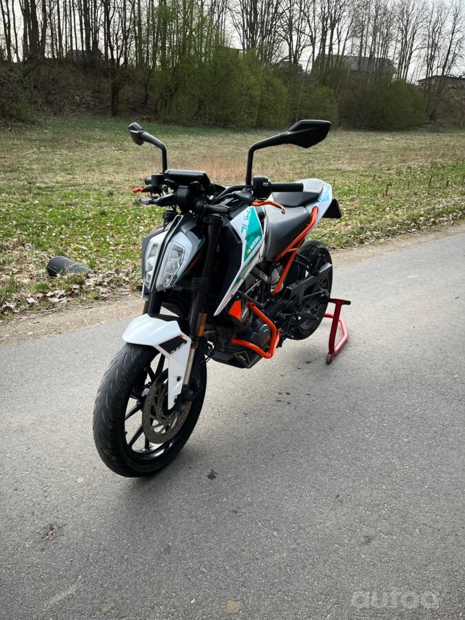 KTM Duke